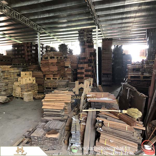 Các mẫu sàn gỗ luôn có sẵn tại nhà máy Công Ty Hoàng Phát với số lượng lớn